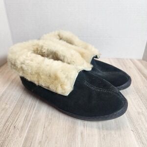 Minnetonka Sheepskin Ankle Boots, Womens Size 8  suede uppers  plush shearling